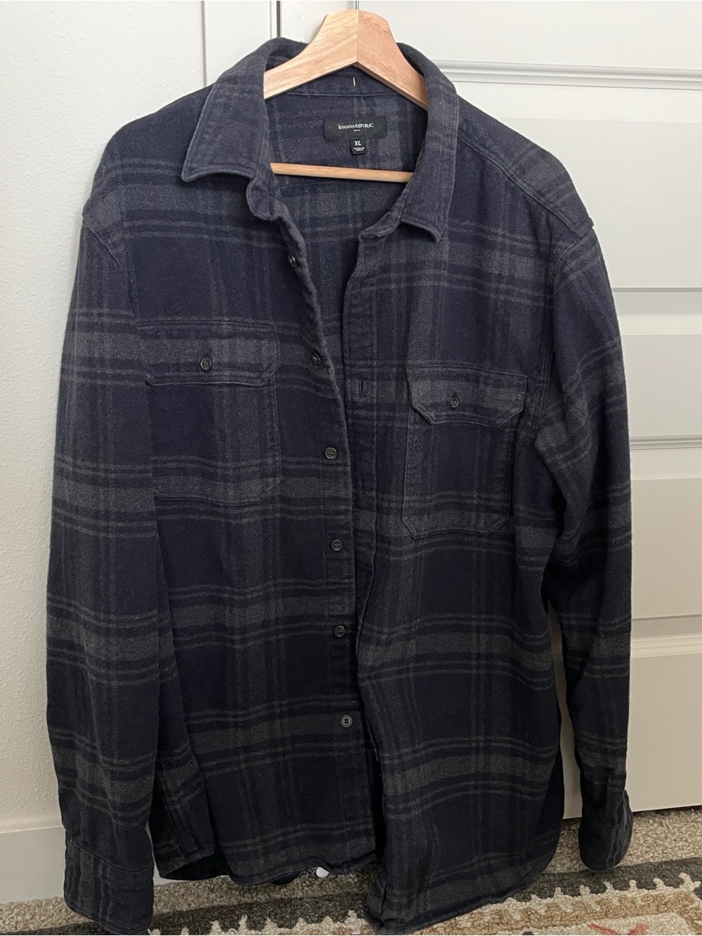 Banana republic men’s plaid button down shirt jacket dark blue/grey XL